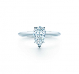 蒂芙尼 铂金镶嵌梨形钻石订婚钻戒 戒指