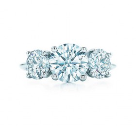 蒂芙尼订婚钻戒圆形明亮式切割三石钻戒 戒指