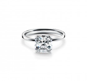 蒂芙尼 铂金镶嵌钻石订婚钻戒 戒指