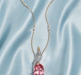 蒂芙尼SCHLUMBERGER™高级珠宝18K黄金及铂金镶嵌摩根石，钻石及粉色蓝宝石“石上鸟”吊坠官方图