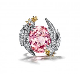蒂芙尼SCHLUMBERGER™高级珠宝18K黄金及铂金镶嵌摩根石，钻石及粉色蓝宝石“石上鸟”戒指官方图
