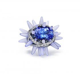 蒂芙尼BLUE BOOK高级珠宝2023 BLUE BOOK 18K白金镶嵌坦桑石，手工雕刻玉髓及钻石戒指 戒指