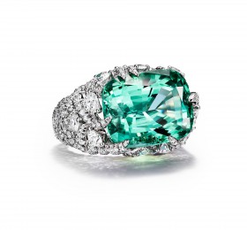 蒂芙尼BLUE BOOK高级珠宝2023 BLUE BOOK铂金镶嵌一颗重逾17克拉的未经优化处理绿色铜锂碧玺及钻石戒指 戒指