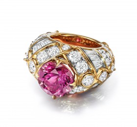 蒂芙尼 铂金及18K黄金镶嵌一颗重逾7克拉的红碧玺及钻石戒指 戒指