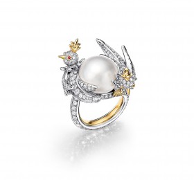 蒂芙尼史隆伯杰系列铂金及黄金镶嵌白色纽扣形天然野生珍珠，钻石及红宝石戒指官方图