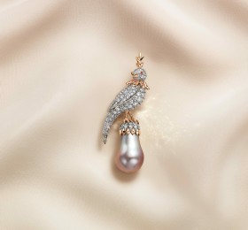 蒂芙尼史隆伯杰系列18K玫瑰金及铂金镶嵌浅灰色水滴形天然野生珍珠，香槟色钻石，钻石及红宝石胸针官方图