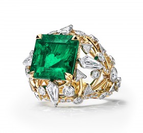 蒂芙尼BLUE BOOK高级珠宝18K黄金及铂金镶嵌一颗重逾8克拉的未经优化处理哥伦比亚祖母绿及钻石戒指 戒指