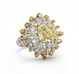 蒂芙尼BLUE BOOK高级珠宝铂金及18K黄金镶嵌一颗重逾6克拉的浓彩黄钻及钻石戒指 戒指