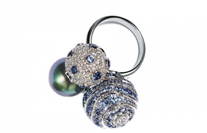 蒂芙尼MASTERPIECES PRISM系列铂金镶嵌蓝宝石、钻石及黑色南洋珠戒指