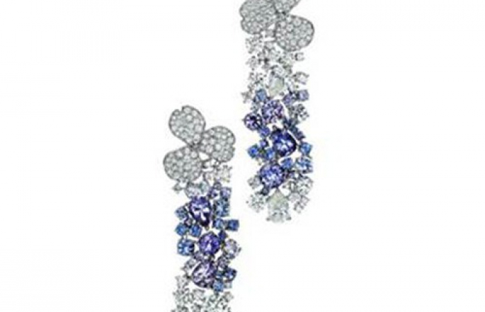 蒂芙尼Paper Flowers系列铂金镶嵌蓝宝石、坦桑石和钻石耳环
