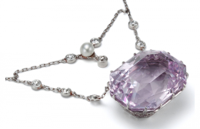 蒂芙尼古董珍藏铂金镶嵌钻石、珍珠及紫锂辉石项链