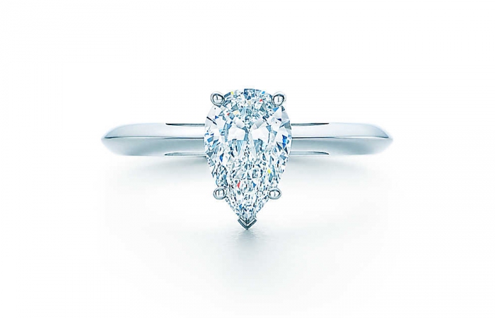 蒂芙尼订婚钻戒铂金镶嵌梨形钻石订婚钻戒