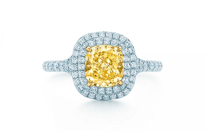 蒂芙尼订婚钻戒铂金镶嵌枕形切割黄钻边镶珠链式钻石订婚钻戒