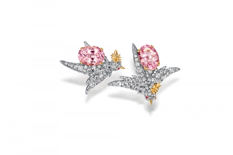 蒂芙尼SCHLUMBERGER™高级珠宝18K黄金及铂金镶嵌摩根石，钻石及粉色蓝宝石“石上鸟”耳环