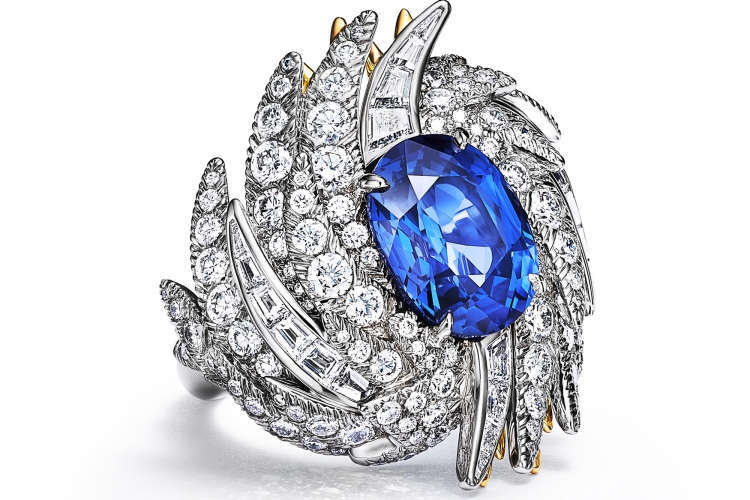 蒂芙尼BLUE BOOK高级珠宝铂金及18K黄金镶嵌一颗重逾7克拉的未经优化处理蓝宝石及钻石戒指