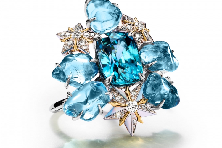蒂芙尼BLUE BOOK高级珠宝铂金及18K黄金镶嵌蓝色锆石，海蓝宝石，珍珠母贝及钻石戒指