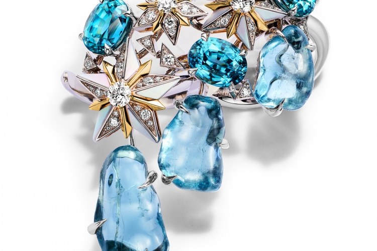 蒂芙尼BLUE BOOK高级珠宝铂金及18K黄金镶嵌总重逾8克拉的未经优化处理斯里兰卡蓝宝石，星光蓝宝石及钻石耳环
