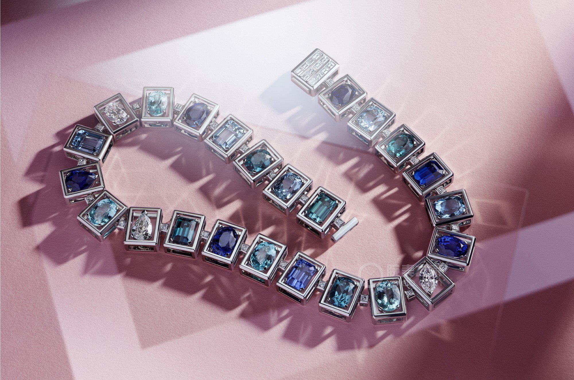 蒂芙尼BLUE BOOK高级珠宝铂金镶嵌蓝宝石、蓝色铜锂碧玺、蓝色碧玺、海蓝宝石及钻石项链项链