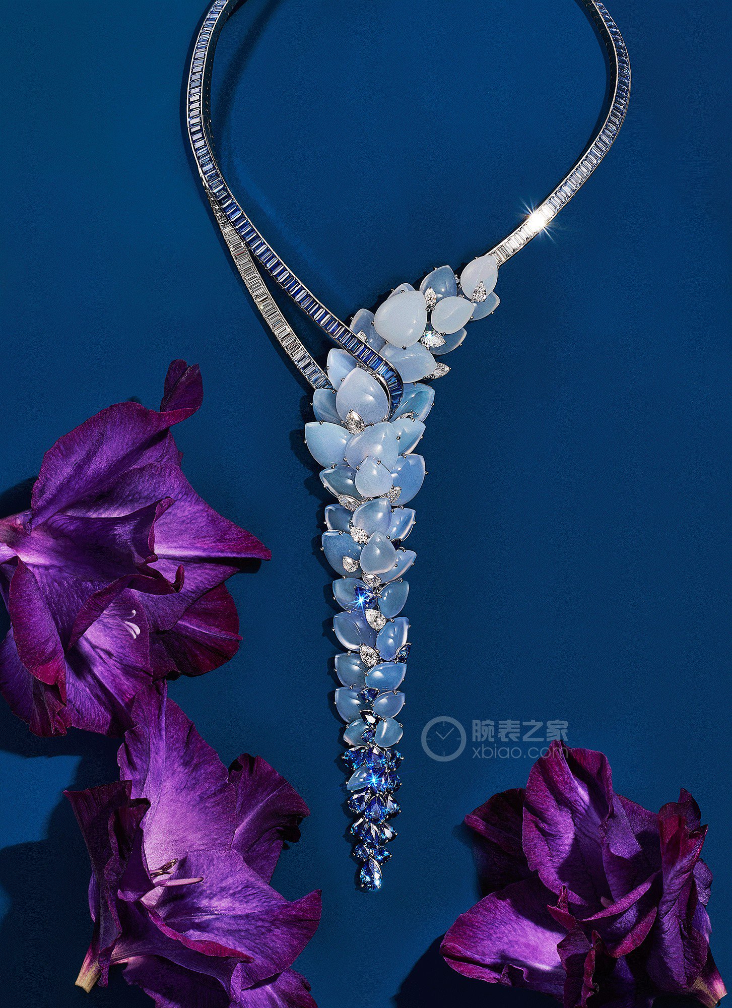 蒂芙尼BLUE BOOK高级珠宝铂金镶嵌手工雕刻蓝玉髓，蓝宝石及钻石项链项链