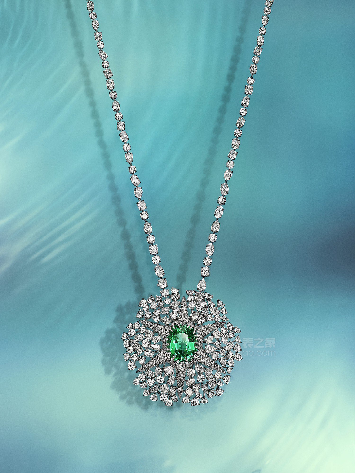 蒂芙尼BLUE BOOK高级珠宝铂金镶嵌一颗重逾22克拉未经优化处理的绿色铜锂碧玺及钻石项链项链