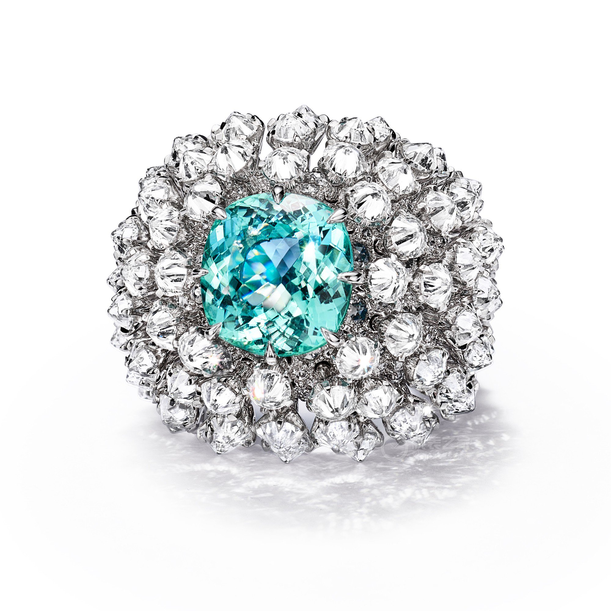 蒂芙尼BLUE BOOK高级珠宝18K白金镶嵌一颗重逾10克拉的蓝色铜锂碧玺，绿松石及钻石戒指戒指