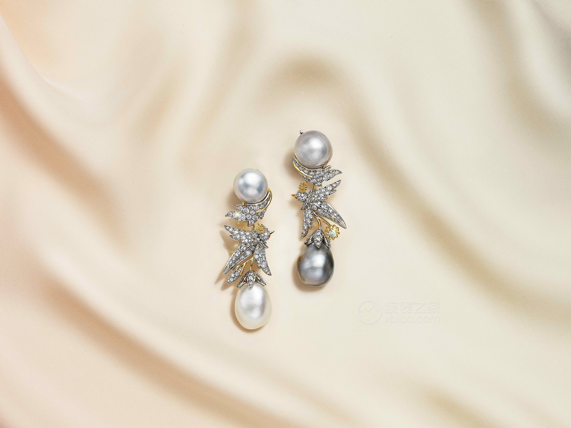 蒂芙尼史隆伯杰系列18K黄金及铂金镶嵌纽扣形天然野生珍珠，钻石及红宝石耳环耳饰