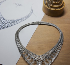 卡地亚LE VOYAGE RECOMMENCÉ高级珠宝系列CLAUSTRA高级珠宝项链官方图