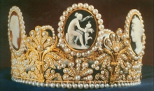 CHAUMET珍珠与浮雕冠冕