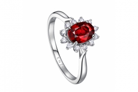 ENZO经典系列戴安娜系列18K白金戴安娜红宝石钻石戒指