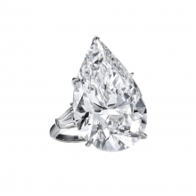 海瑞温斯顿水滴形切工钻石戒指
