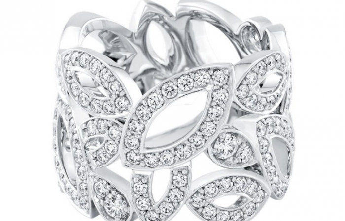 海瑞温斯顿LILY CLUSTER珠宝系列 Lily Cluster宽版钻石戒指