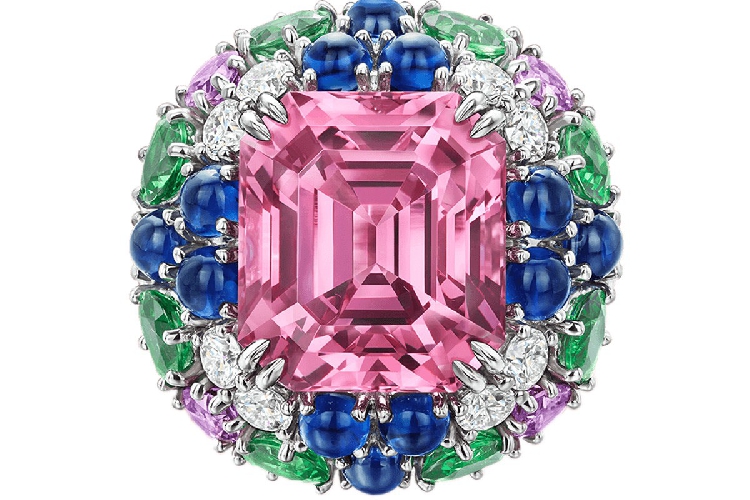 海瑞温斯顿Winston Candy高级珠宝系列粉色尖晶石配沙弗莱石、 彩色蓝宝石和钻石戒指
