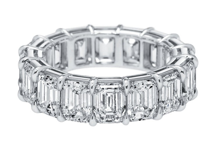 海瑞温斯顿爪镶式祖母绿型切工钻石戒环（17颗钻）