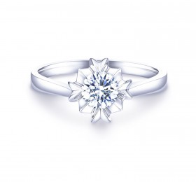 谢瑞麟雪韵晶莹系列18K白色黄金镶嵌钻石戒指戒指