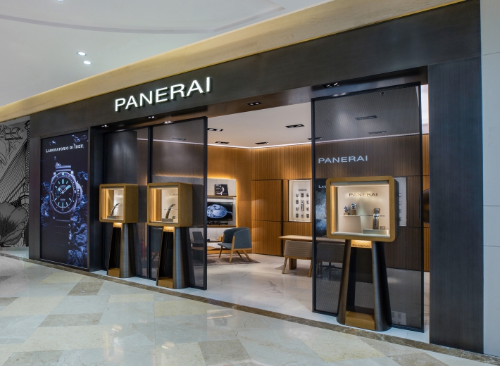 嘉兴沛纳海专卖店(八佰伴店)外景