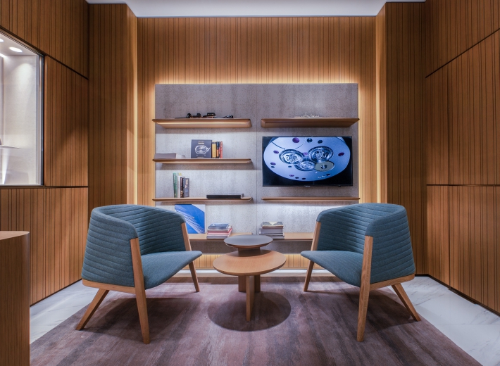乌鲁木齐沛纳海零售店（美美-周大福）其它