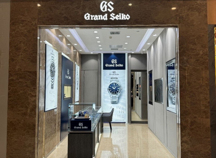 苏州新区美罗百货冠蓝狮沙龙店外景