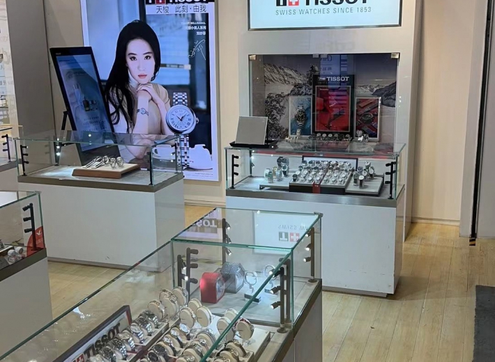 cdf海口美兰机场免税店T1航站楼天梭专柜橱窗柜台