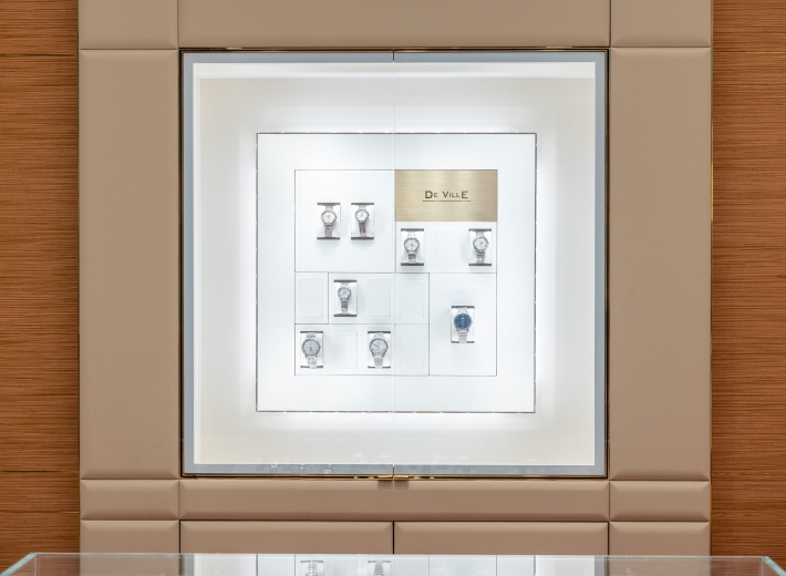 欧米茄宁波旗舰店（万象城店）橱窗